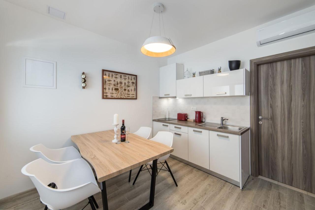 Villa Jadranka Apartments Tučepi Εξωτερικό φωτογραφία